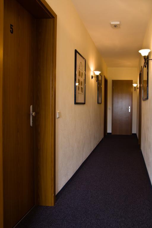 Gaestehaus Zur Kurve Цирндорф Екстер'єр фото